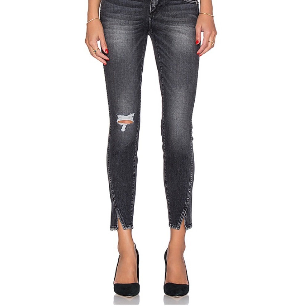 Amo twist in Vixen Destroy